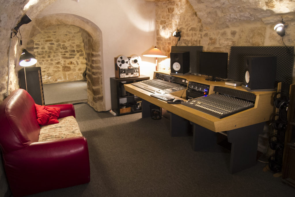Kiwi Records : régie du studio d'enregistrement à Montpellier
